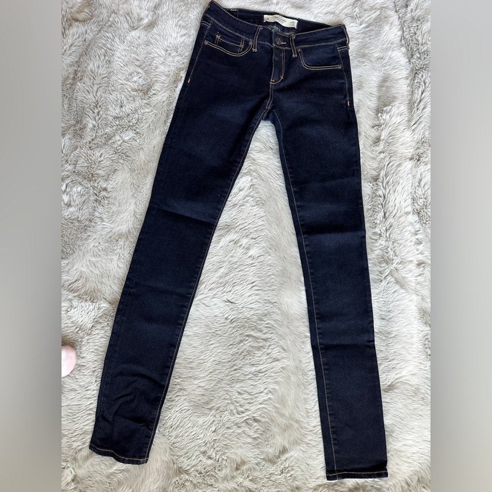 ✨ LIKE NEW ✨ A&F Dark Wash Super Skinny Jeans